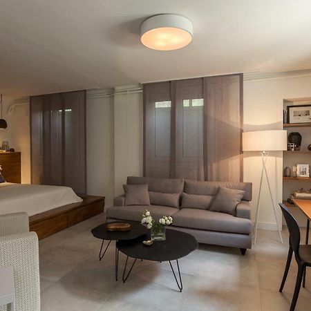 Unique Semi-Basement Stay At The Foot Of The Acropolis 雅典 外观 照片